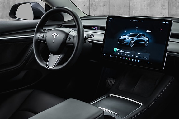 Tesla Model 3 12 of 30