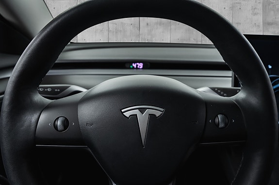 Tesla Model 3 20 of 30
