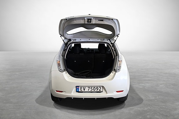 Nissan Leaf 8 of 23