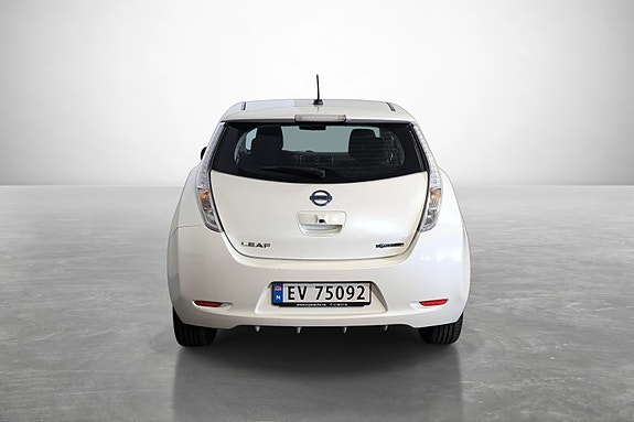 Nissan Leaf 7 of 23