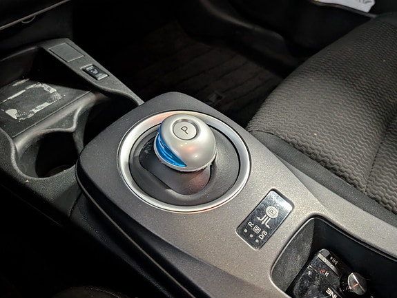 Nissan Leaf 18 of 23