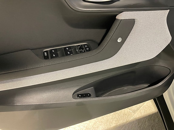 Polestar 2 11 of 30
