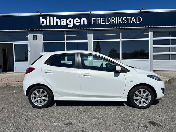 Mazda 2 5 of 14