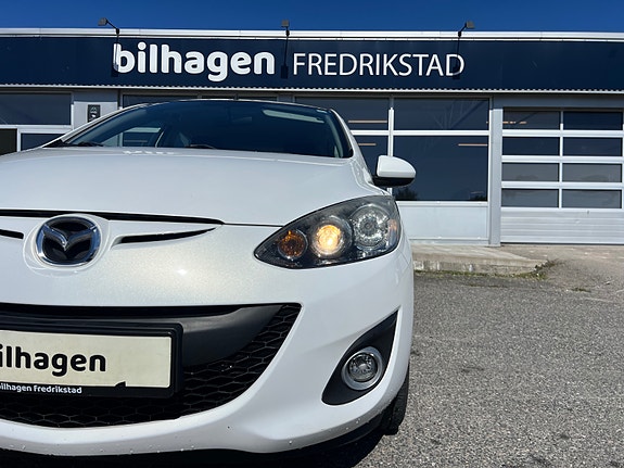 Mazda 2 4 of 14