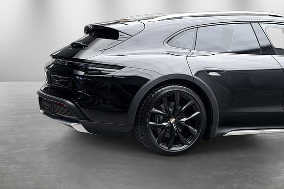 Porsche Taycan 4 8 of 30