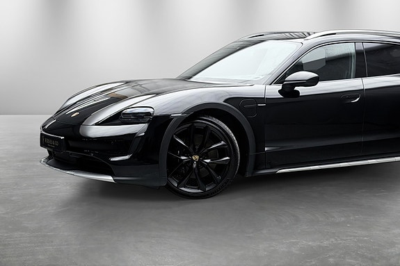 Porsche Taycan 4 2 of 30
