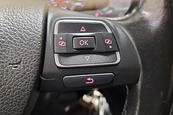 Volkswagen Touran 18 of 28