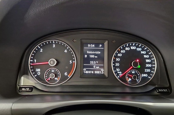 Volkswagen Touran 16 of 28