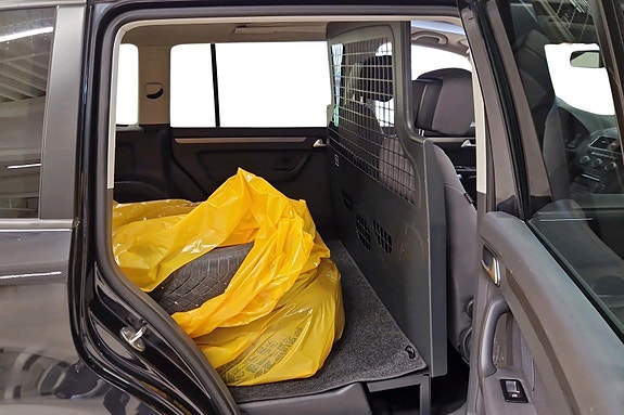 Volkswagen Touran 26 of 28