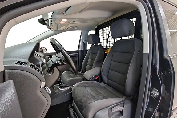 Volkswagen Touran 12 of 28