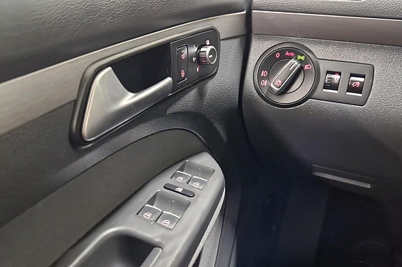 Volkswagen Touran 25 of 28