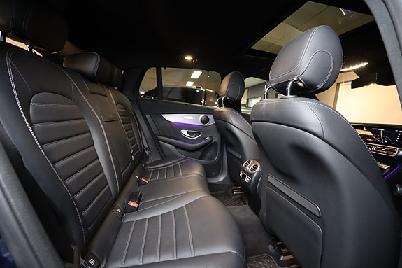 Mercedes-Benz EQC400 24 of 29