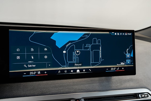 BMW iX 21 of 30