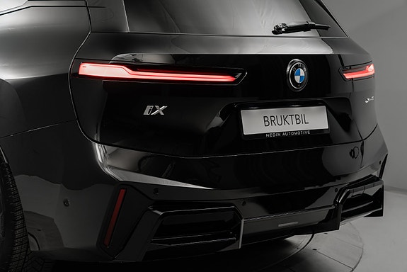 BMW iX 9 of 30