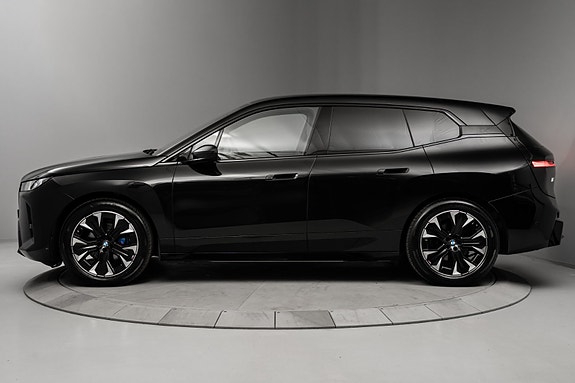 BMW iX 3 of 30