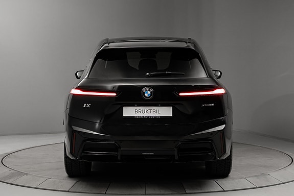 BMW iX 4 of 30
