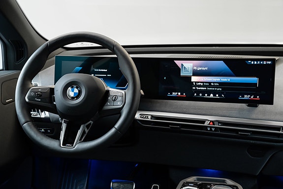 BMW iX 28 of 30
