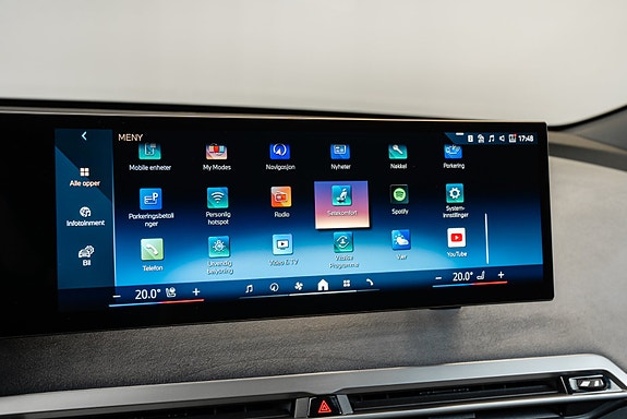 BMW iX 25 of 30