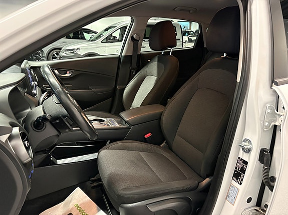 Hyundai Kona 10 of 23
