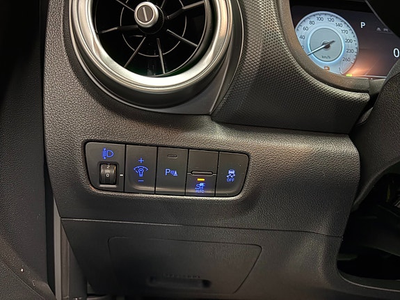 Hyundai Kona 14 of 23