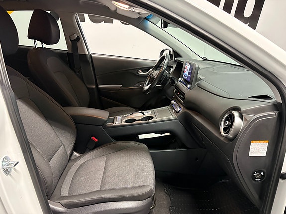 Hyundai Kona 8 of 23