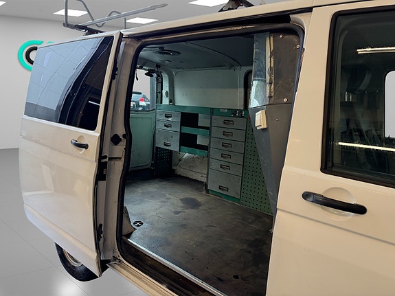 Volkswagen Transporter 16 of 16