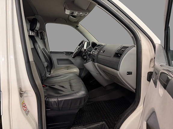 Volkswagen Transporter 13 of 16