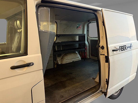 Volkswagen Transporter 17 of 19