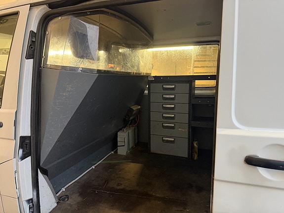 Volkswagen Transporter 19 of 19