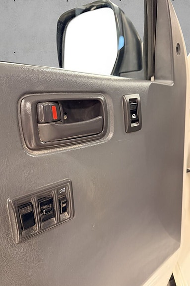 Toyota HiAce 8 of 15