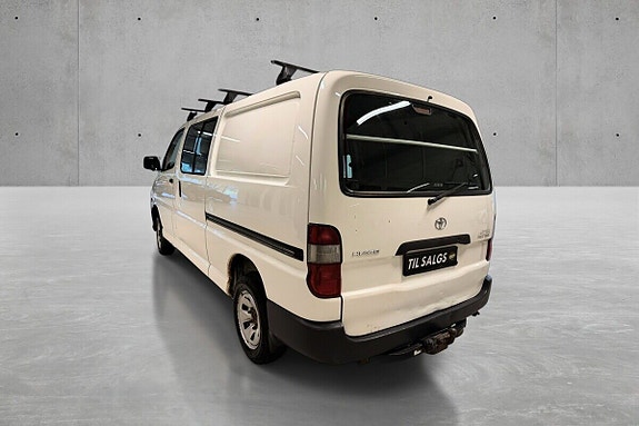 Toyota HiAce 5 of 15