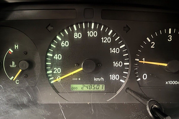 Toyota HiAce 10 of 15