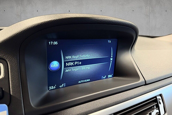 Volvo XC70 21 of 28
