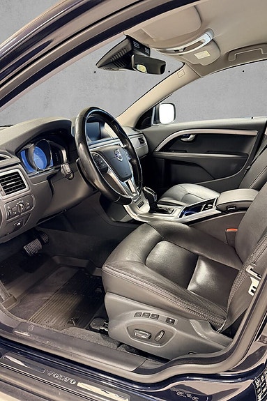 Volvo XC70 9 of 28