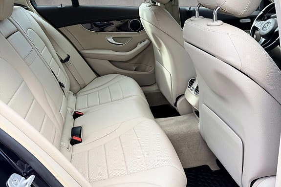Mercedes-Benz 250 21 of 25
