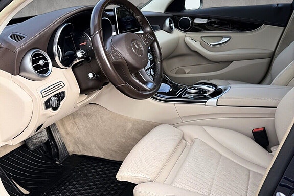 Mercedes-Benz 250 10 of 25
