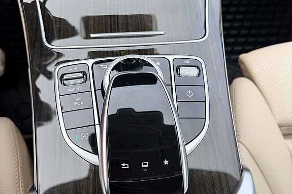 Mercedes-Benz 250 19 of 25