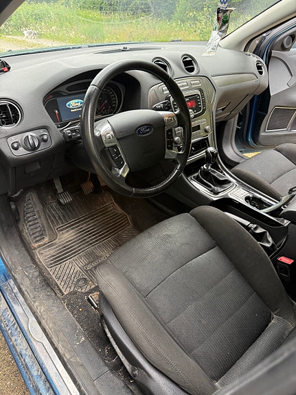 Ford Mondeo 9 of 12