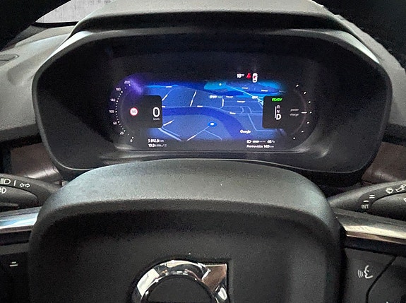 Volvo XC40 11 of 18