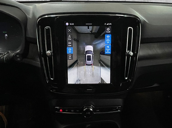 Volvo XC40 14 of 18