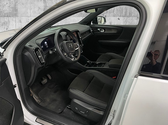 Volvo XC40 8 of 18