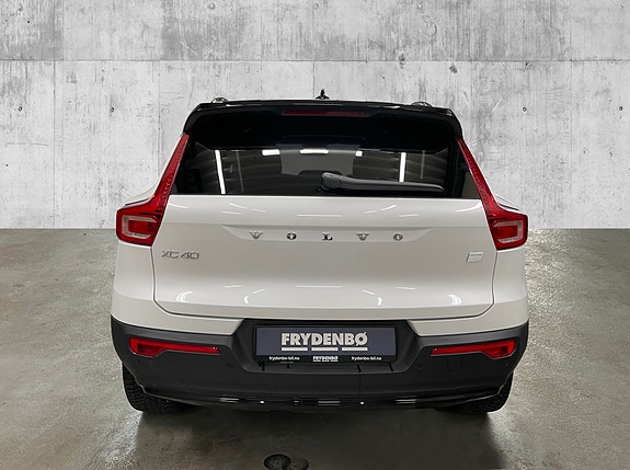 Volvo XC40 5 of 18