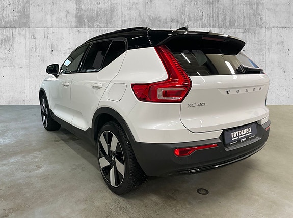 Volvo XC40 6 of 18