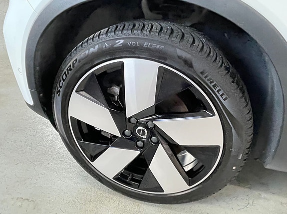 Volvo XC40 18 of 18
