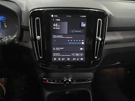 Volvo XC40 13 of 18