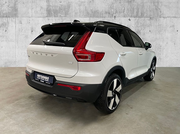 Volvo XC40 4 of 18