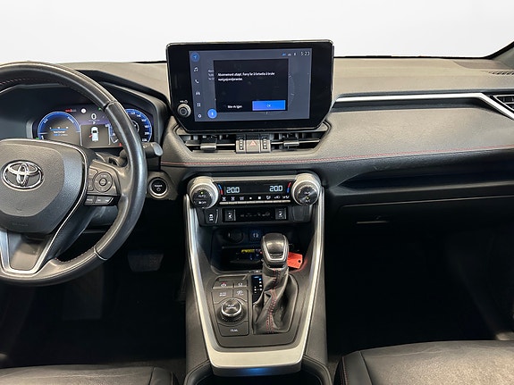 Toyota RAV4 Plug-in Hybrid 11 of 30