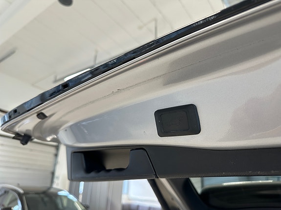 Toyota RAV4 Plug-in Hybrid 17 of 30