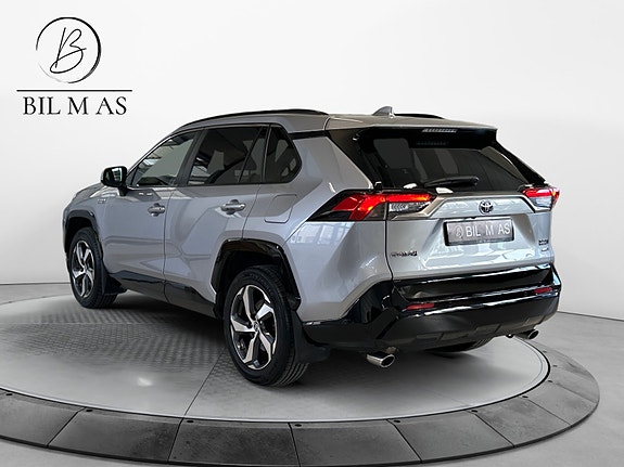 Toyota RAV4 Plug-in Hybrid 3 of 30