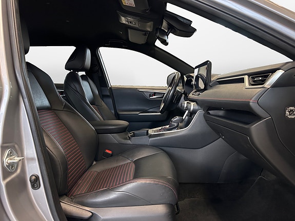 Toyota RAV4 Plug-in Hybrid 15 of 30